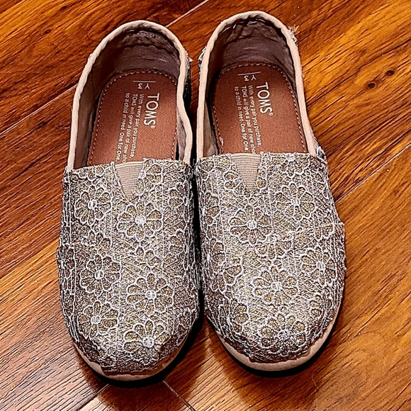 Toms size 7 Youth/Kids - Picture 2 of 7
